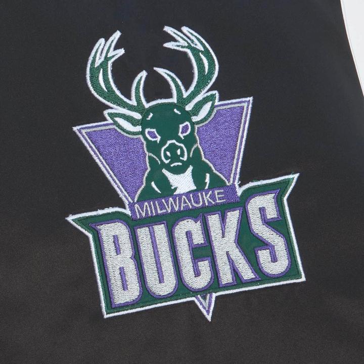 Image du produit Mitchell & Ness M&N Varsity Satin VEste - NBA Milwaukee Bucks (S)