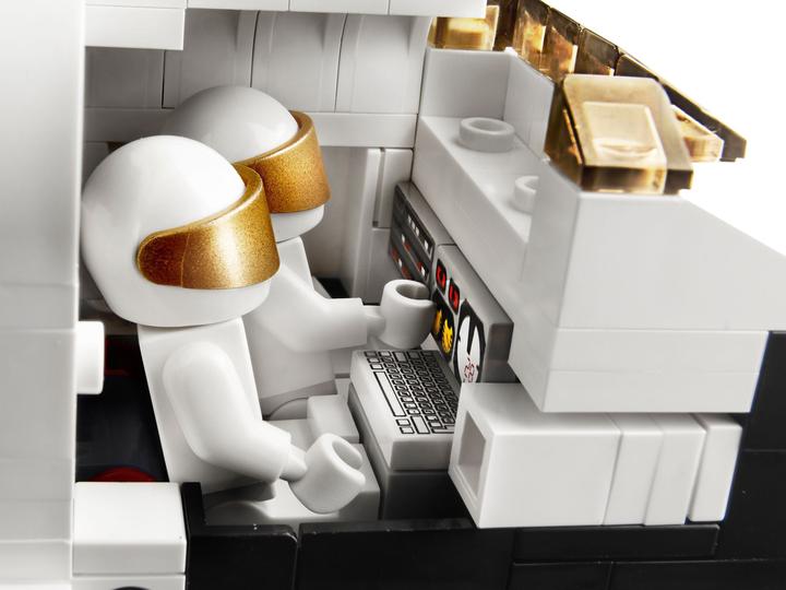 Actual product image LEGO Shuttle Adventure (10213, LEGO Creator Expert)