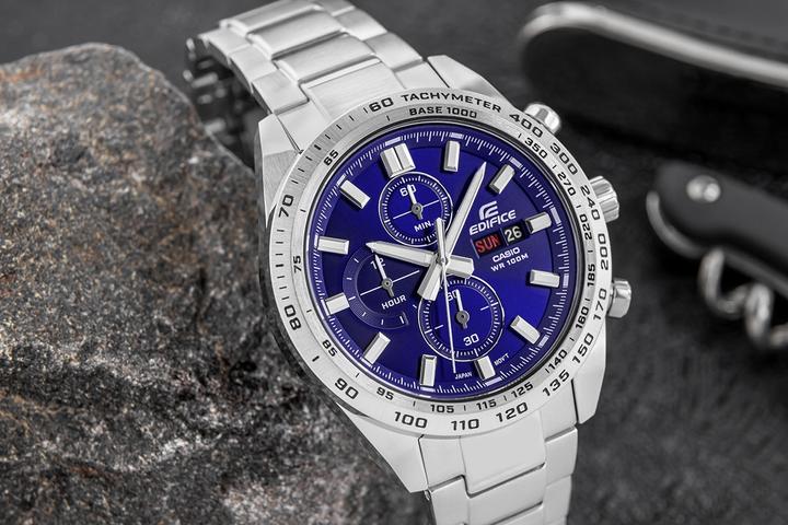 Actual product image Casio Edifice EFR-574D-2AVUEF (198) (Chronograph, 42 mm)