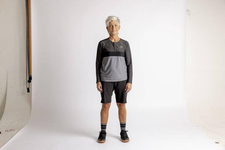 Actual product image iXS Women's Flow XTG Hip-Hugger Shorts (40)