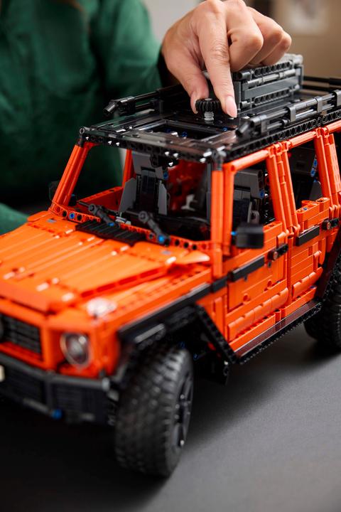 Actual product image LEGO Mercedes-Benz G 500 PROFESSIONAL Line (42177, LEGO Technic)
