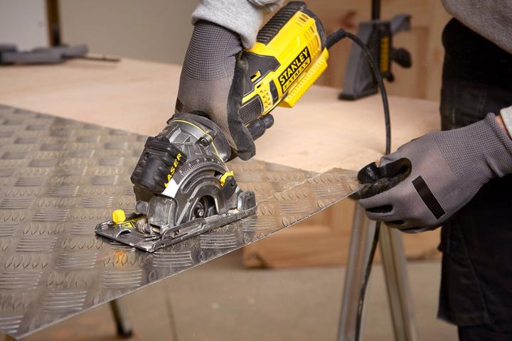 Image du produit Stanley Mini scie circulaire 650