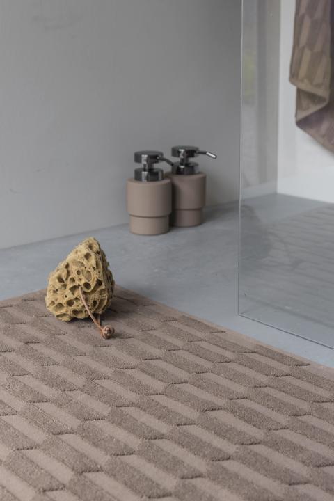 Image du produit Mette Ditmer GEO bath mat - Nougat (50 x 80 cm)