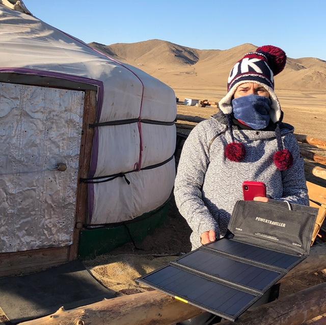 Produktbild Powertraveller Solarladegerät Falcon 21 mit 1x USB-A und 1x DC-Output (21 W, 0.47 kg)
