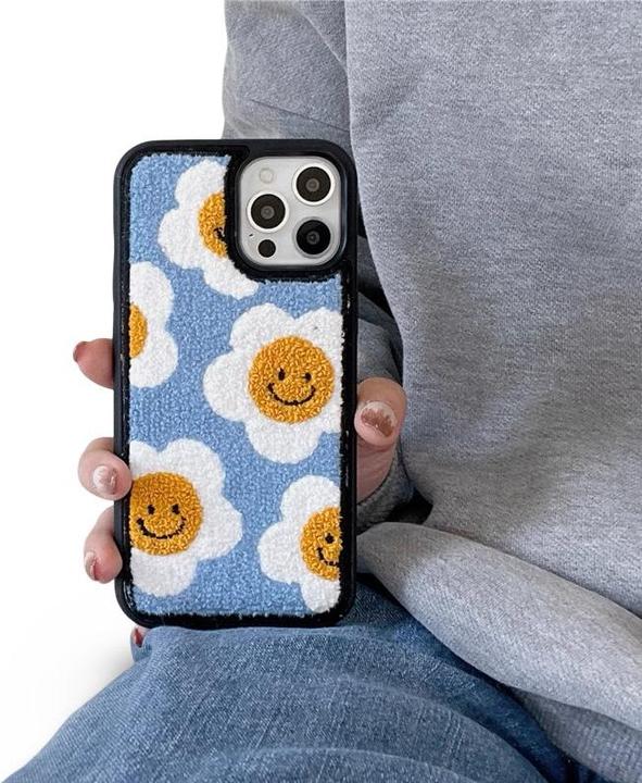 Produktbild RPD iPhone 15 Pro Max - Flower Smiles Knit Case - Blau mit Stickerei (Apple iPhone 15 Pro Max)