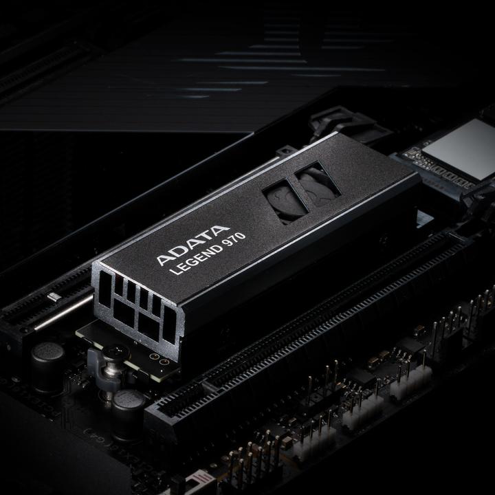 Produktbild Adata SSD Legend 970 M.2 1TB PCIe Gen5x4 2280 (1000 GB, M.2 2280)