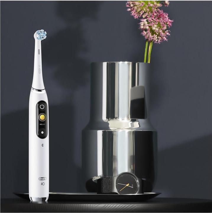 Actual product image Oral-B iO-Series 9N (Oscillating toothbrush)