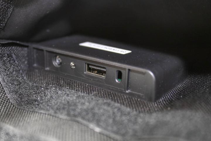 Produktbild Powertraveller Solarladegerät Falcon 21 mit 1x USB-A und 1x DC-Output (21 W, 0.47 kg)