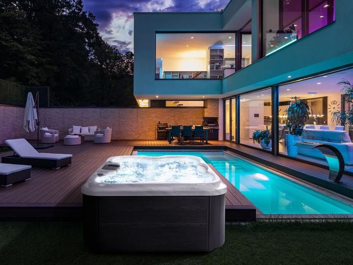 Actual product image Beliani Whirlpool Outdoor white with LED rectangular 180 x 215 cm ARCELIA (4 pers.)