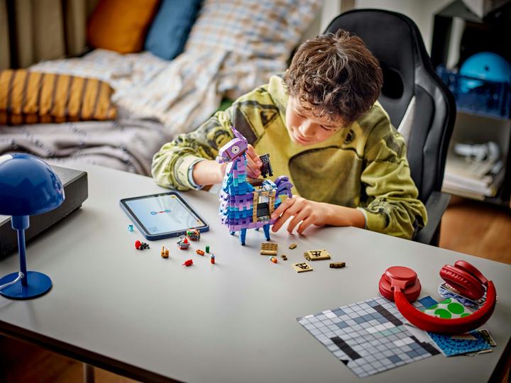 Actual product image LEGO Vorratslama (77071, LEGO Fortnite)