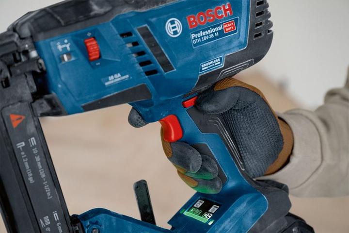 Produktbild Bosch Professional Akku-Holzklammerer GTH 18V-38 M