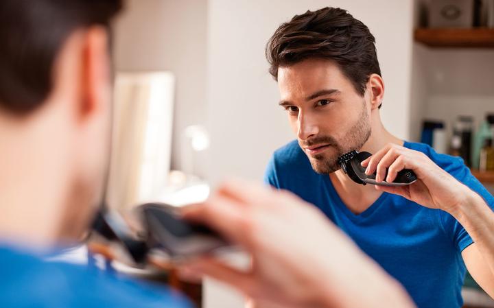 Actual product image Philips S9711 Shaver incl. beard styler & cleaning station Pro