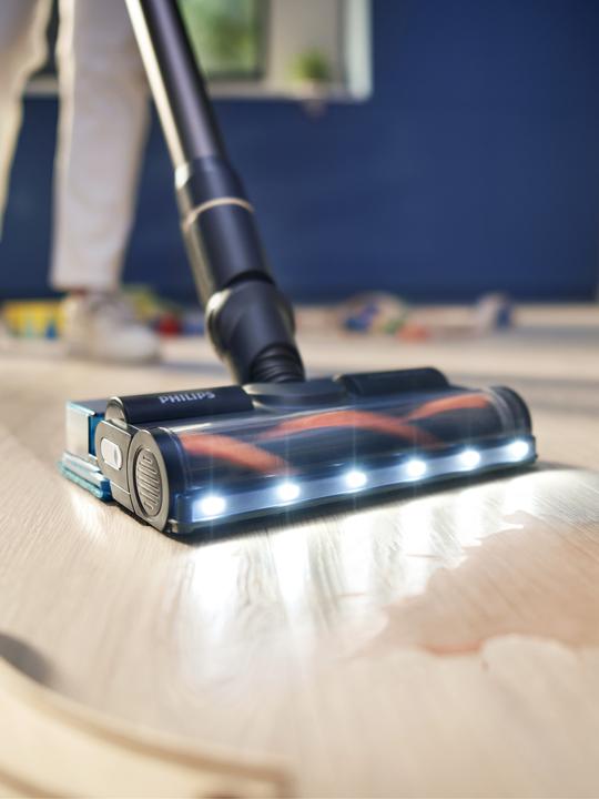 Actual product image Philips 7000 Series XC7057/01