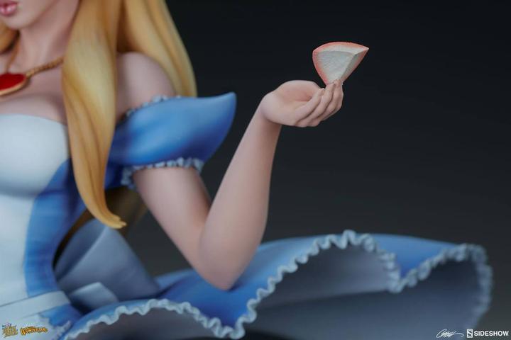 Actual product image Sideshow Fairytale Fantasies Collection "Alice in Wonderland" Statue