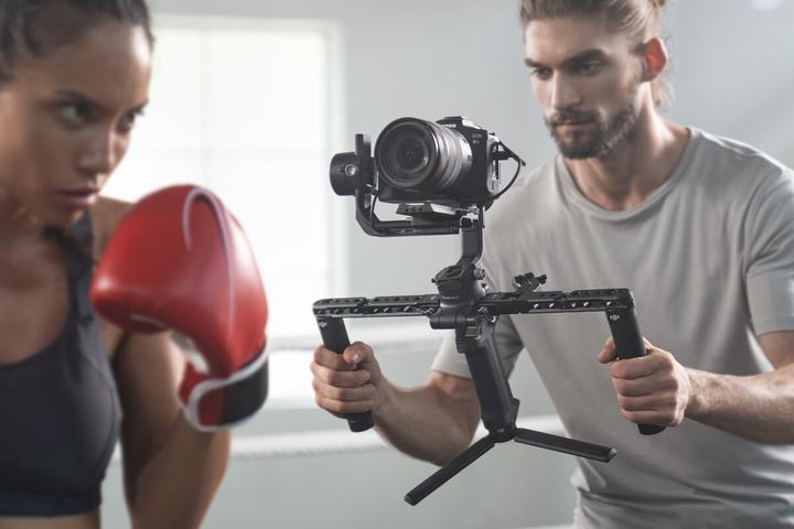 Produktbild DJI RSC 2 (Systemkamera, Spiegelreflexkamera, 3 kg)