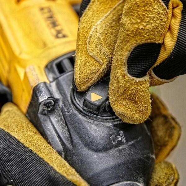 Actual product image DeWalt D25134KQS (Electrical connection)