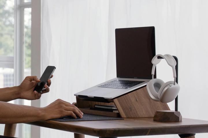 Actual product image Oakywood Headphones Stand