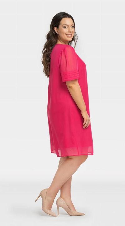 Produktbild Karko Plus-Size Kleider model (W38/L40)