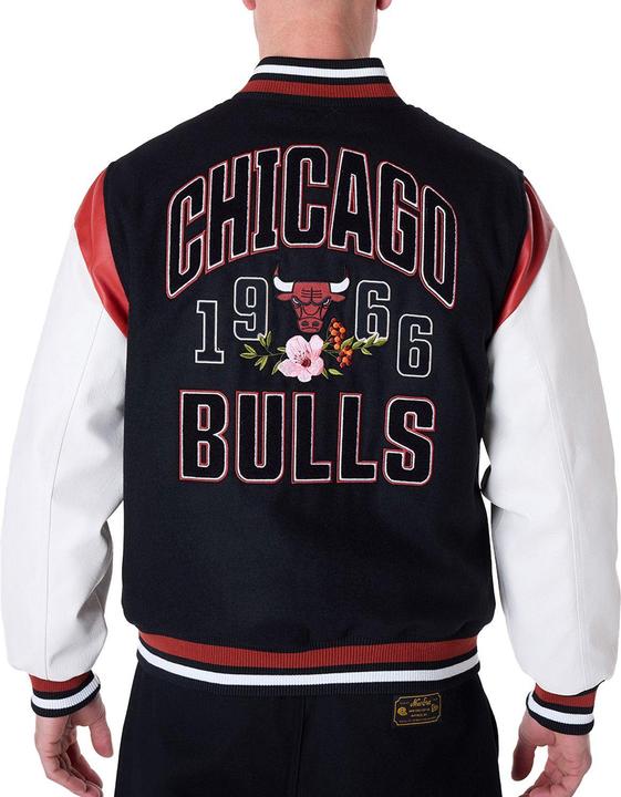 Image du produit New Era Varsity NBA Veste - FLORAL Chicago Bulls (XXL)