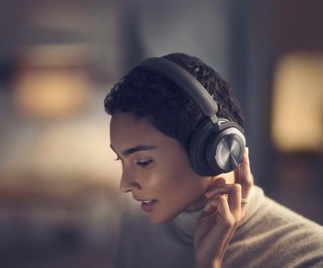 Produktbild B&O Beoplay HX (ANC, 35 h, Kabellos, Kabelgebunden)