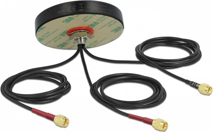 Actual product image Delock LTE/WLAN/GPS antenna roof, 3xSMA, 1m cable 2 dBi