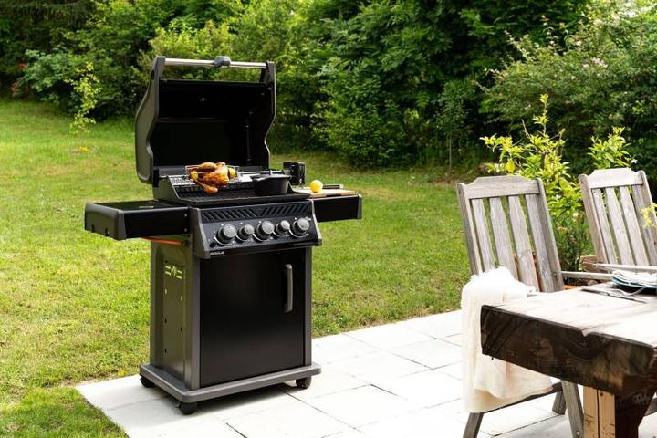 Actual product image Napoleon Rogue 425 RSB All Black (22.25 kW)