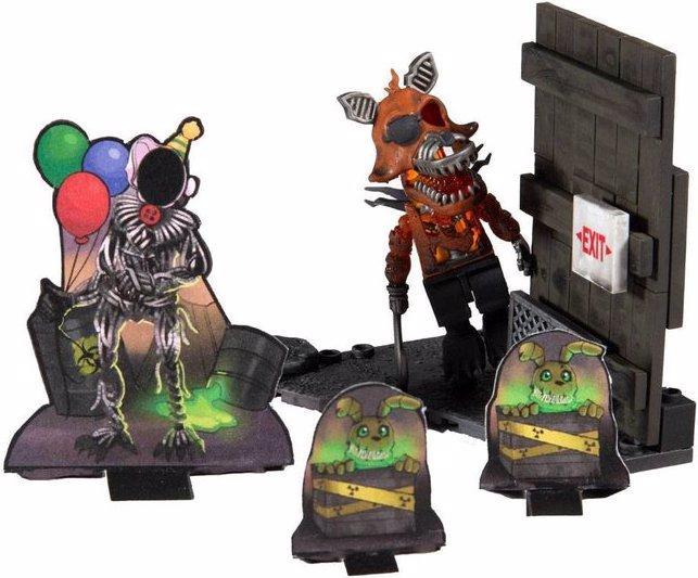 Actual product image McFarlane Five Nights at Freddy's: Grimm Foxy with Corn Maze (38 pieces)