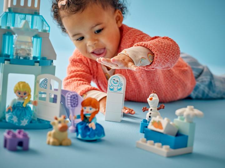 Immagine prodotto LEGO Annas und Elsas Party im Eispalast (10455)
