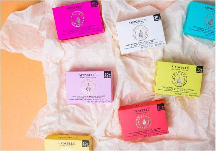 Produktbild Spongellé Pedi-Buffer - Sugar Dahlia (Fussdeodorant & -puder)