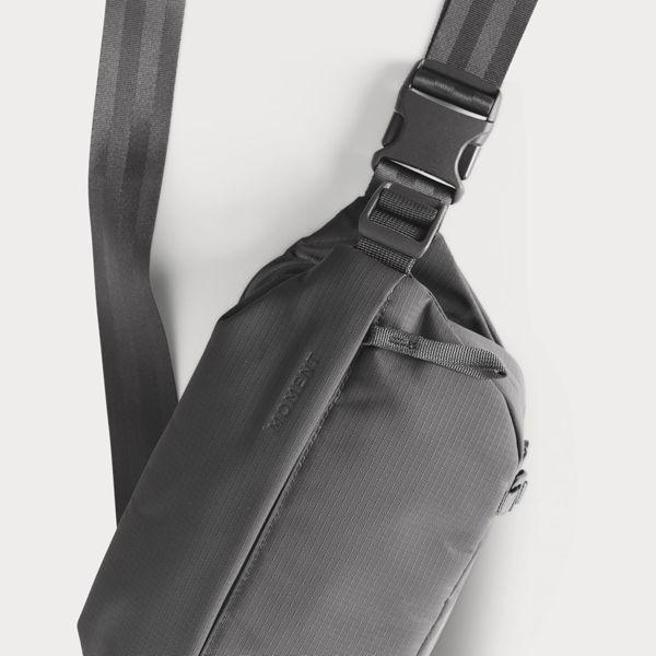 Actual product image Moment Fanny Sling 2L V3 Grey