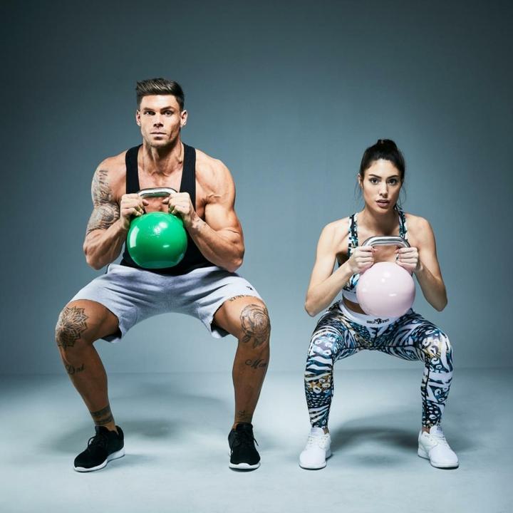 Produktbild Gorilla Sports Kettlebell Competition (1 x 8 kg, 1 x 12 kg, 1 x 16 kg, 1 x 20 kg, 1 x 24 kg, 1 x 28 kg, 1 x 32 kg, 1 x 40 kg)