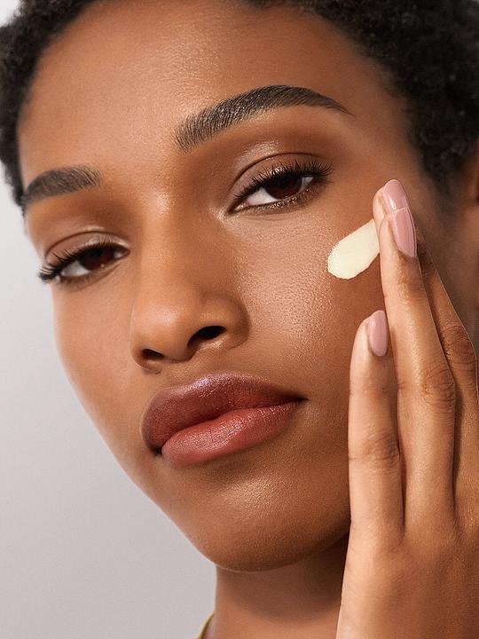 Produktbild Bobbi Brown Skincare Vitamin Enrichie Smoothing Serum 30 ml (30 ml)