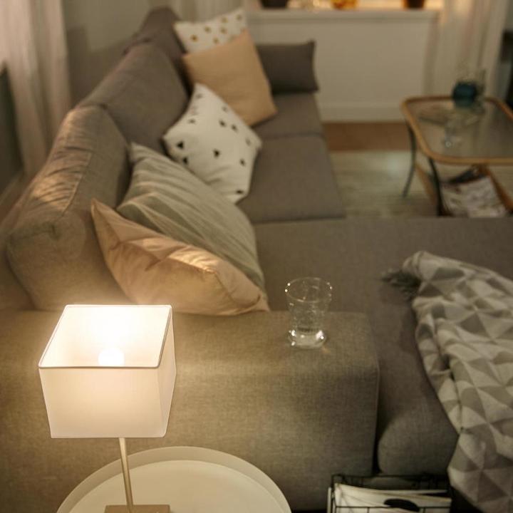 Produktbild Philips Hue Luster (E14, 5.70 W, 470 lm, 2 x, G)