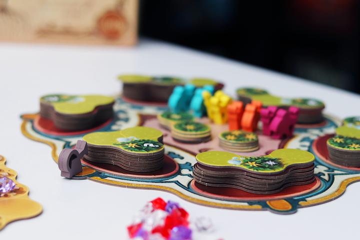 Produktbild Iello Gardens of Babylon - Bordspel
