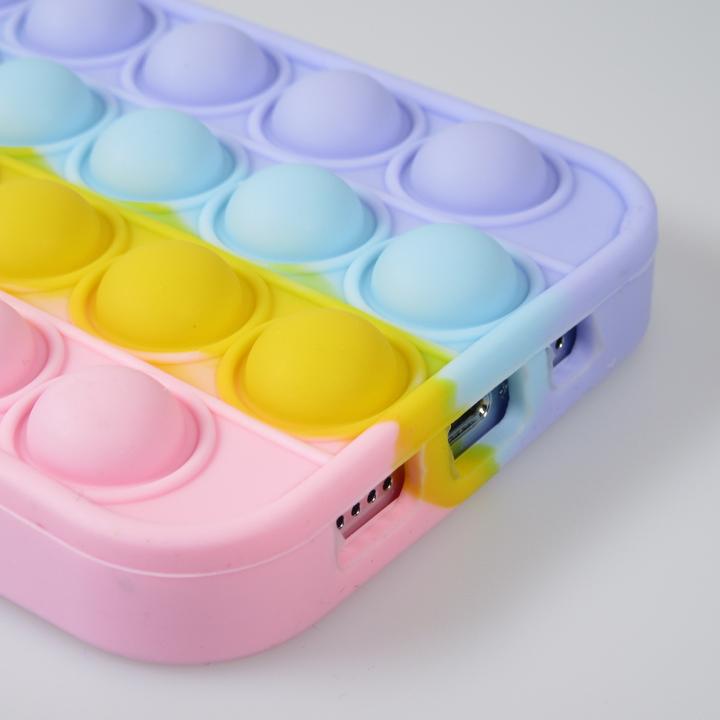 Image du produit PhoneLook Coque Silicone jeu éclate bulles anti-stress arc-en-ciel (Apple iPhone 13 Pro)