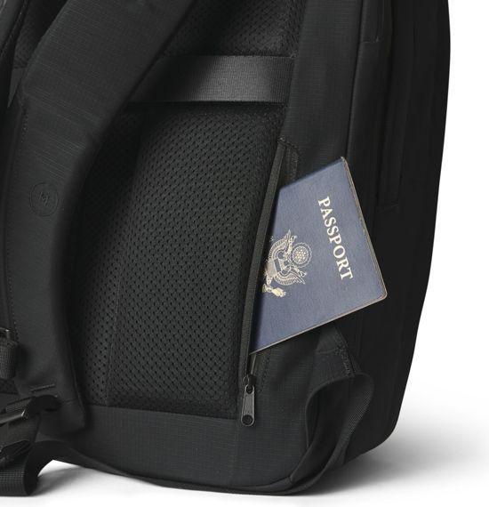 Actual product image Moment Everything Backpack - 28L Weekender - Black (28 l)