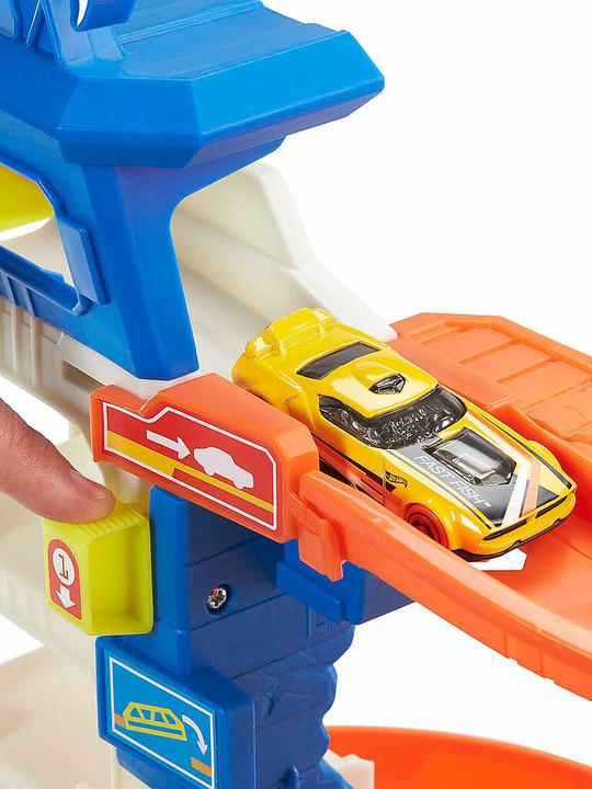 Actual product image Hot Wheels HW City shark attack playset