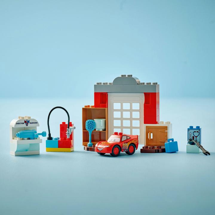 Actual product image LEGO McQueens Besuch in Docs Werkstatt (10456)
