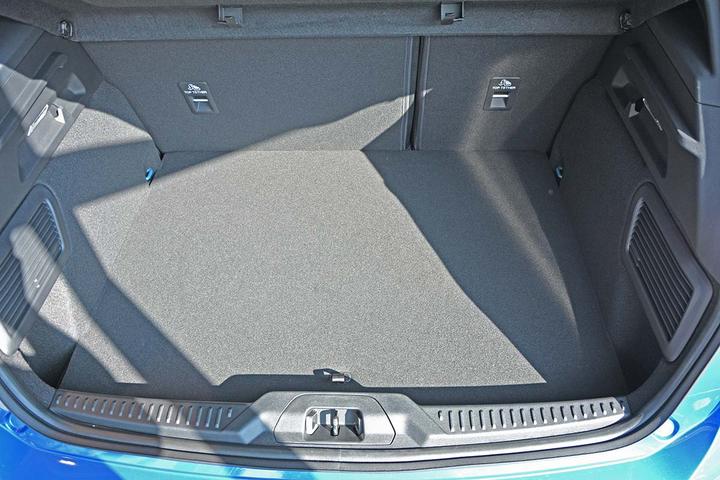Image du produit ProPlus Bac de coffre pour Ford Focus Limousine de 2018 à aujourd'hui (surface de chargement surélevée)