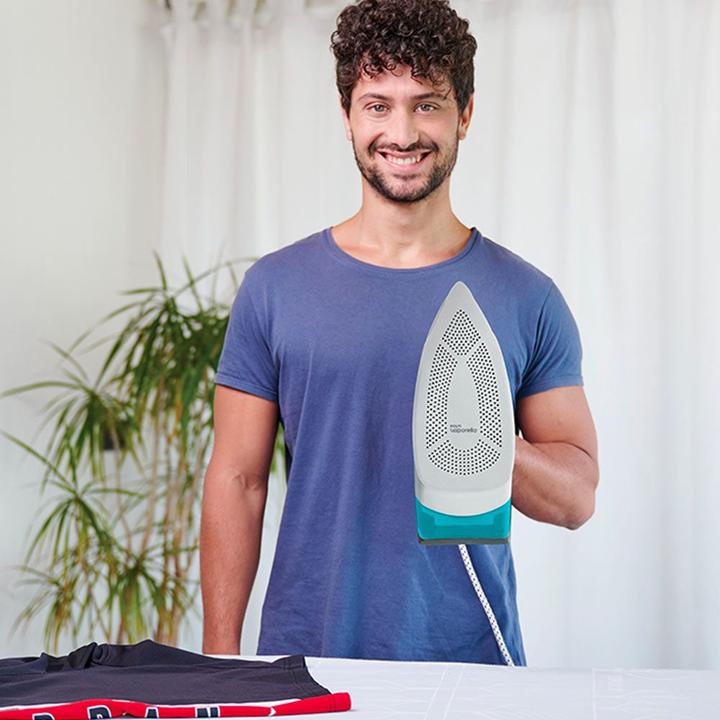 Immagine prodotto Polti Ferro da stiro PLEU0252 Vaporella Quick & Slide QS210 Ferro da stiro a vapore, 2400 W, Capacità (2400 W, 40 g/min)