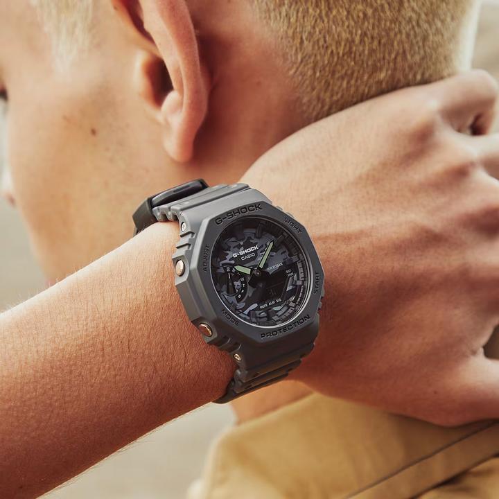 Produktbild Casio G-Shock GA-2100NNJ-8AER (Chronograph, Uhr mit Schmuckstein, 45 mm)