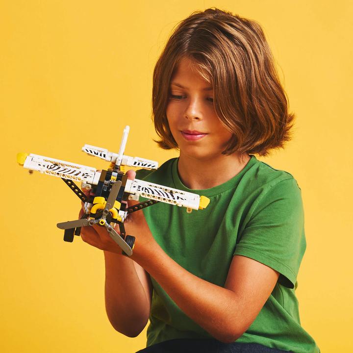 Produktbild LEGO Propellerflugzeug (42198, LEGO Technic)