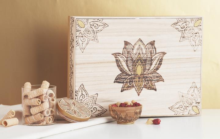 Immagine prodotto VBS Holzbox mit losem Deckel (32 x 23,5 x 6 cm)