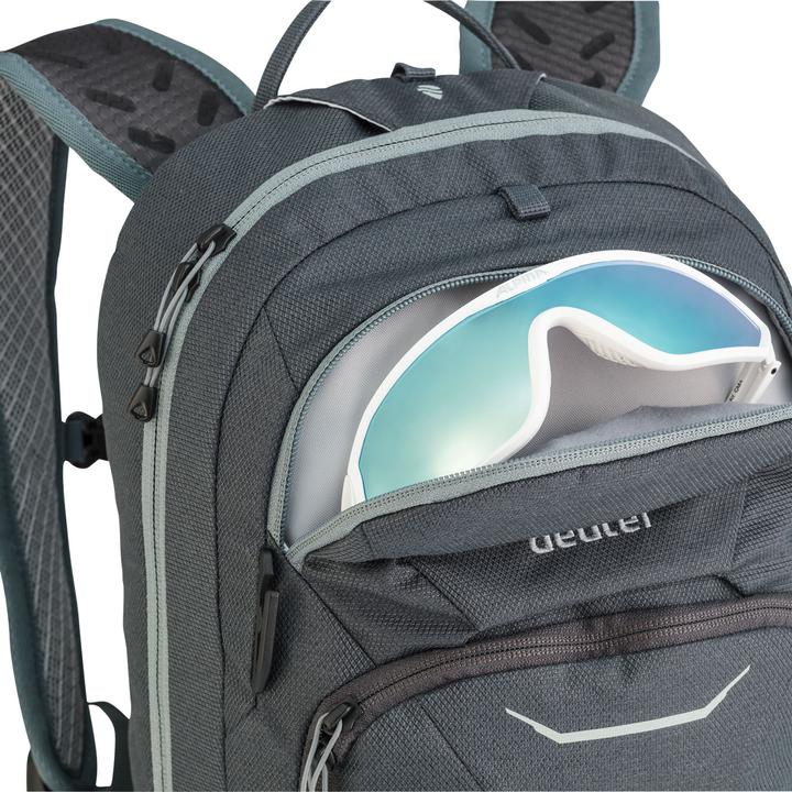 Actual product image Deuter Attack Junior (8 l)