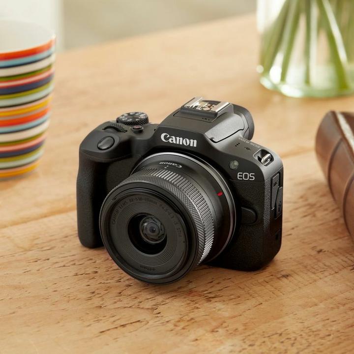 Image du produit Canon R100 (18 - 45 mm, 24 Mpx, APS-C / DX)
