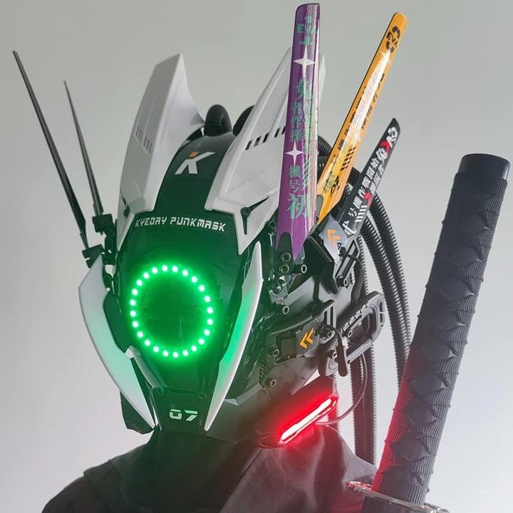 Actual product image Out of the blue Science-Fiction Maske, Samurai-Maske, Punk Maske mit Multicolor LED Lichter und Zubehör