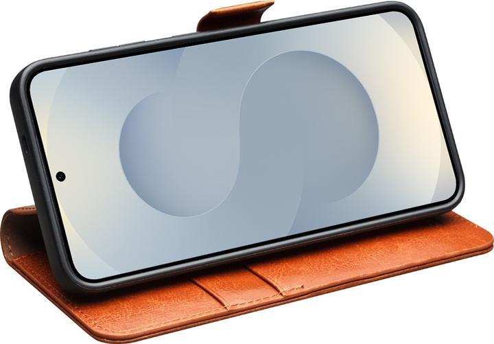 Actual product image QiAlino Hülle Flip mit magnetischem Verschluss Hellbraun (Samsung Galaxy S25)