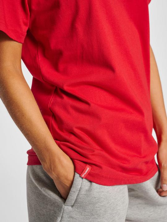 Actual product image hummel Red Heavy T-Shirt S/S Woman (XS)
