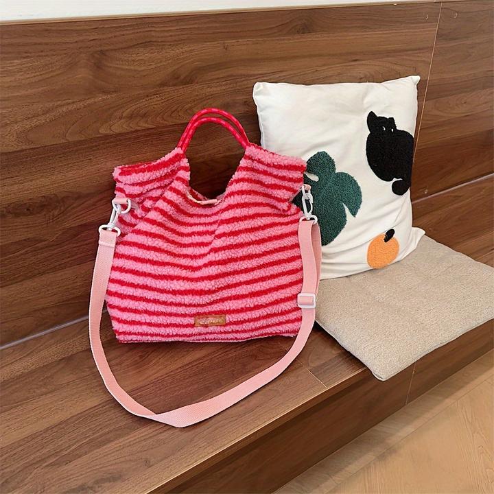Produktbild Only-Bags.Store Schicke gestreifte Plüsch-Tasche - vielseitige modische Schulter- und Umhängetasche mit abnehmbarem