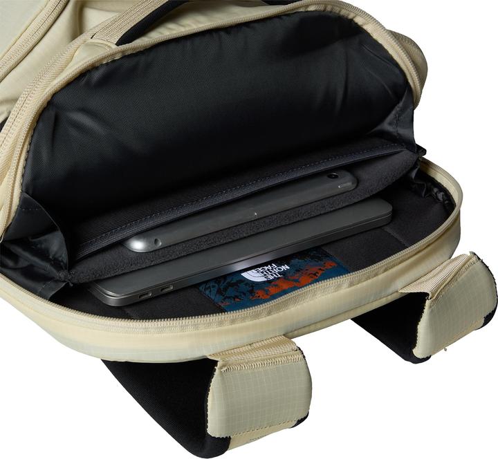 Actual product image North Face Surge (28 l)